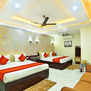 https://hotel-lux.hotelsdelhi.org